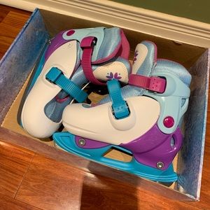 Frozen adjustable girls skating shoes